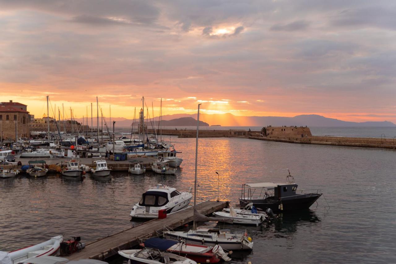 Destino Home Overlooking The Venetian Port Of Chania Chania  ภายนอก รูปภาพ