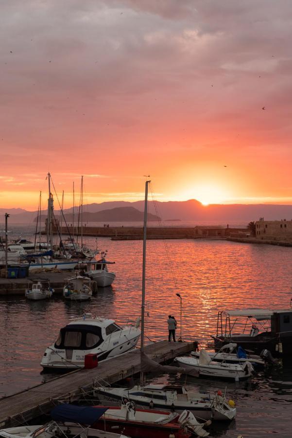 Destino Home Overlooking The Venetian Port Of Chania Chania  ภายนอก รูปภาพ
