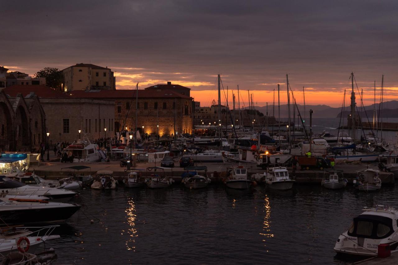 Destino Home Overlooking The Venetian Port Of Chania Chania  ภายนอก รูปภาพ