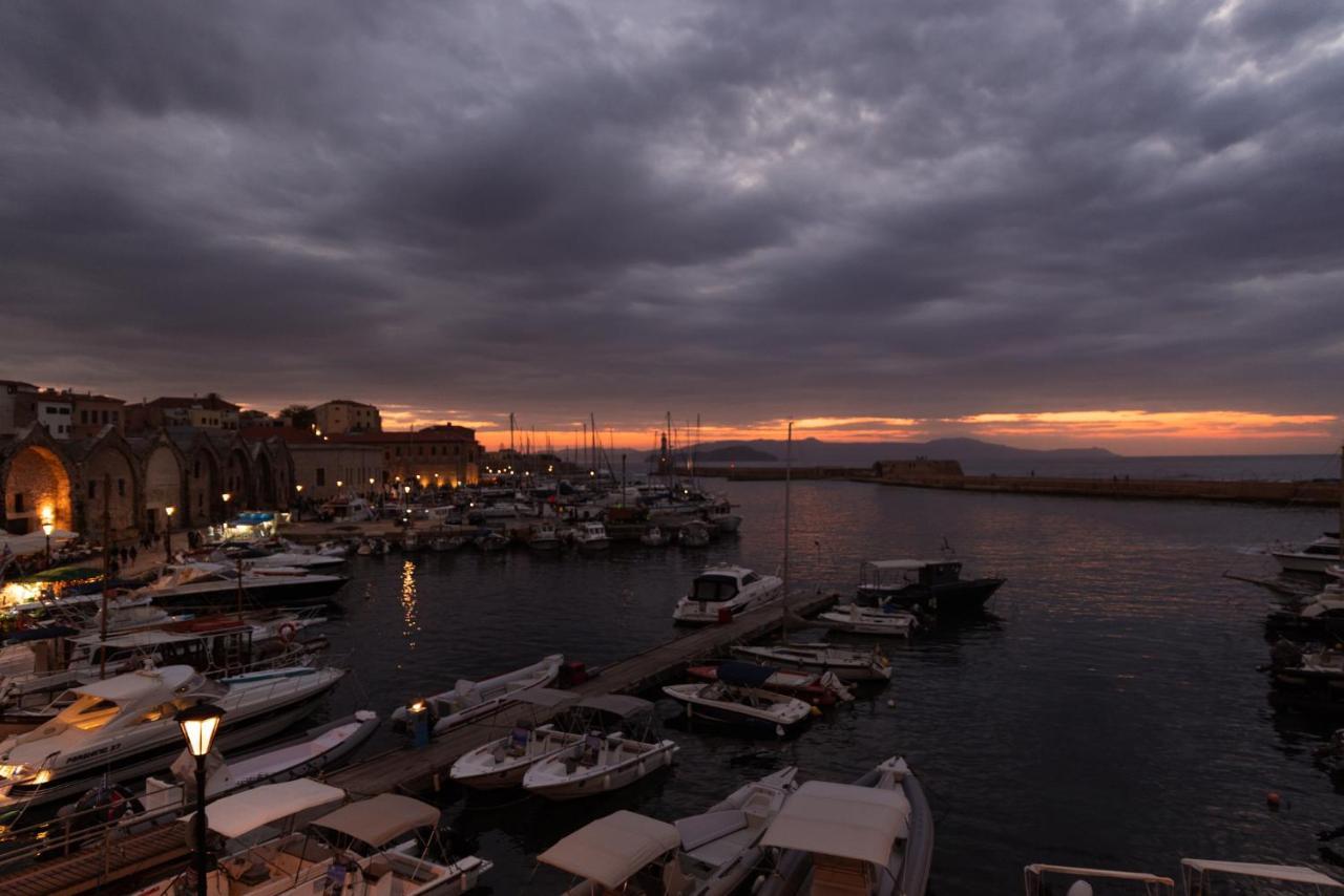 Destino Home Overlooking The Venetian Port Of Chania Chania  ภายนอก รูปภาพ