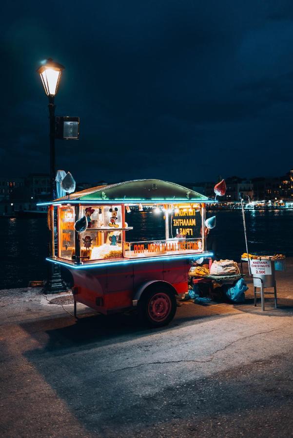 Destino Home Overlooking The Venetian Port Of Chania Chania  ภายนอก รูปภาพ