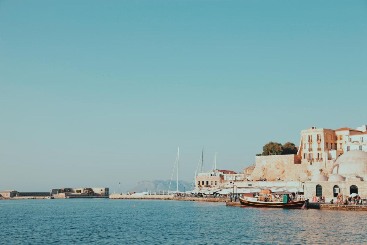 Destino Home Overlooking The Venetian Port Of Chania Chania  ภายนอก รูปภาพ
