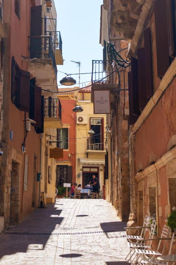 Destino Home Overlooking The Venetian Port Of Chania Chania  ภายนอก รูปภาพ